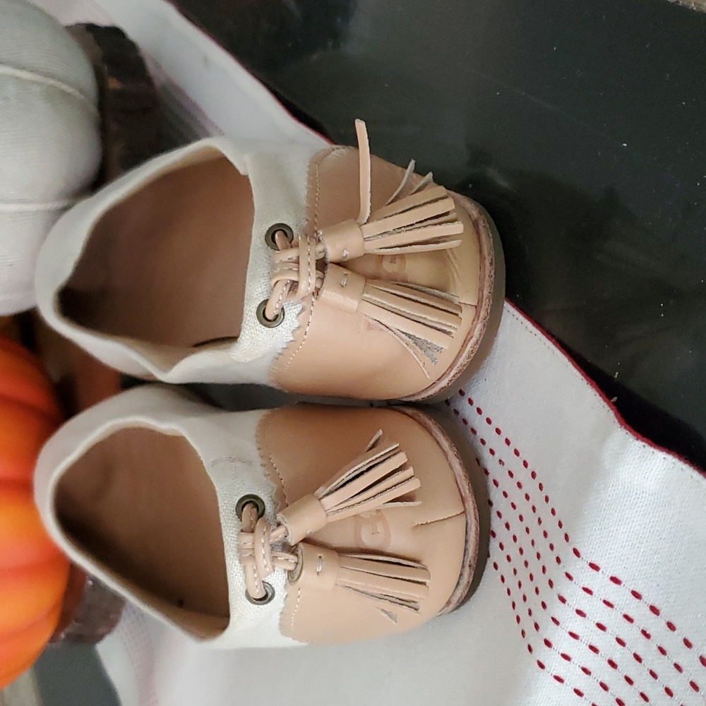 UGG Mesa Canvas Slip On Shoes - Picture 2 of 8